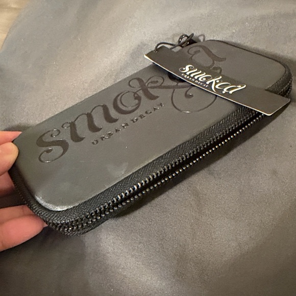 Urban Decay Smoked Palette - Picture 7 of 8